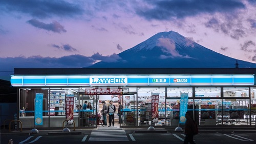 What is the best Japanese convenience store chain in Japan? Why?